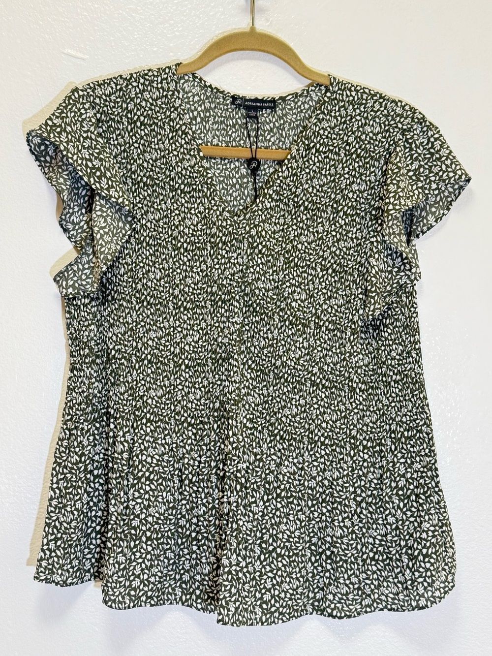 Adrianna Papell - Olive Green & White Leaf Print Flutter Sleeve Blouse - size L
